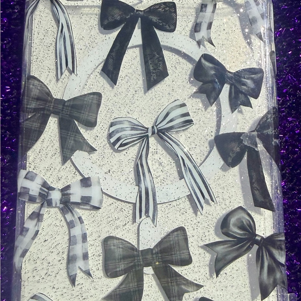 Velvet Caviar 17 Pro Max Case - Picture 3 of 8